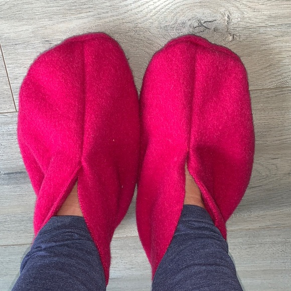 Wool Hot Pink Slip On Slipper Booties Small (6/7) - Picture 1 of 4
